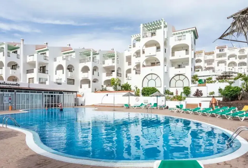 Basen w hotelu Blue Sea Callao Garden (ex Vime)