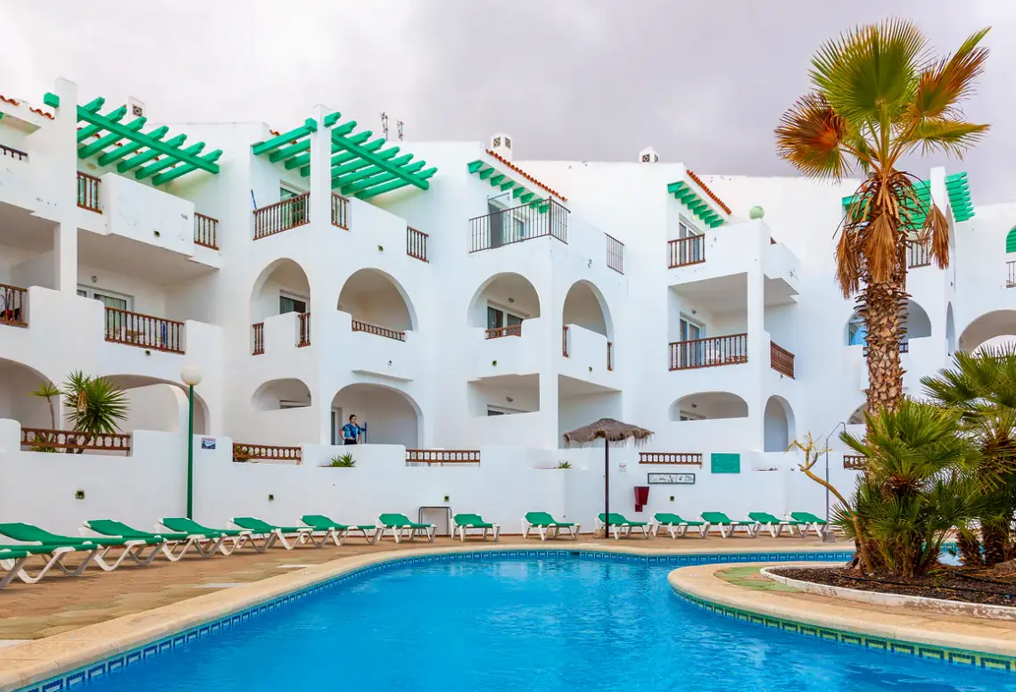 Basen w hotelu Blue Sea Callao Garden (ex Vime)