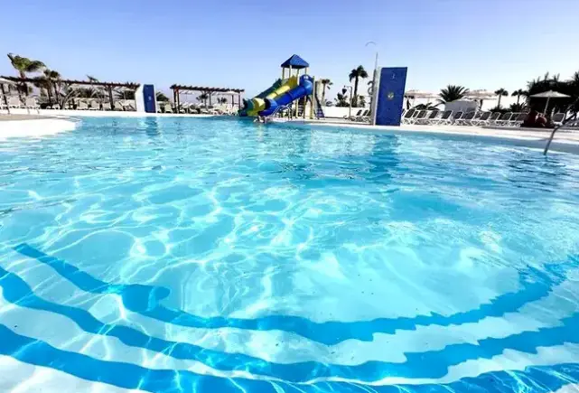 Basen w hotelu Blue Sea Club Caleta Dorada