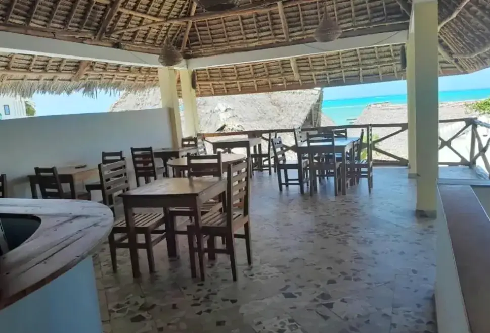 Restauracja i jedzenie w hotelu Boutique Ocean View Nungwi