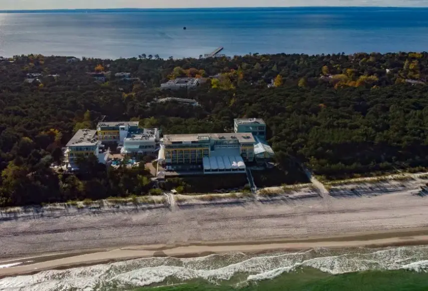 Plaża przy hotelu Bryza Resort & SPA
