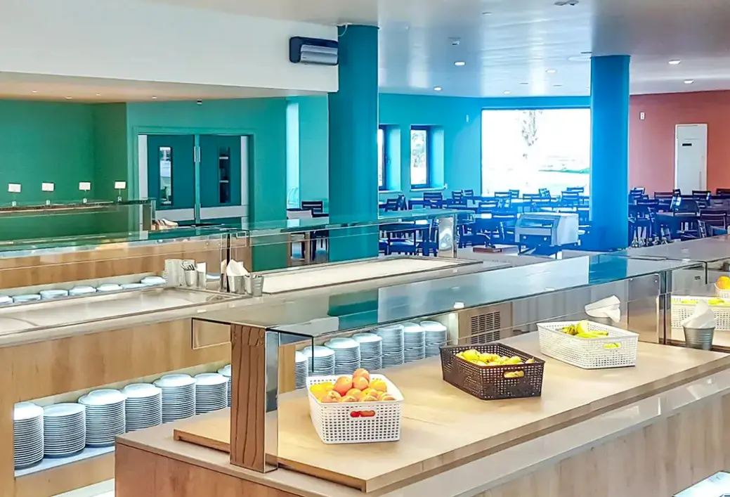 Restauracja i jedzenie w hotelu Cabanas Golden Clube