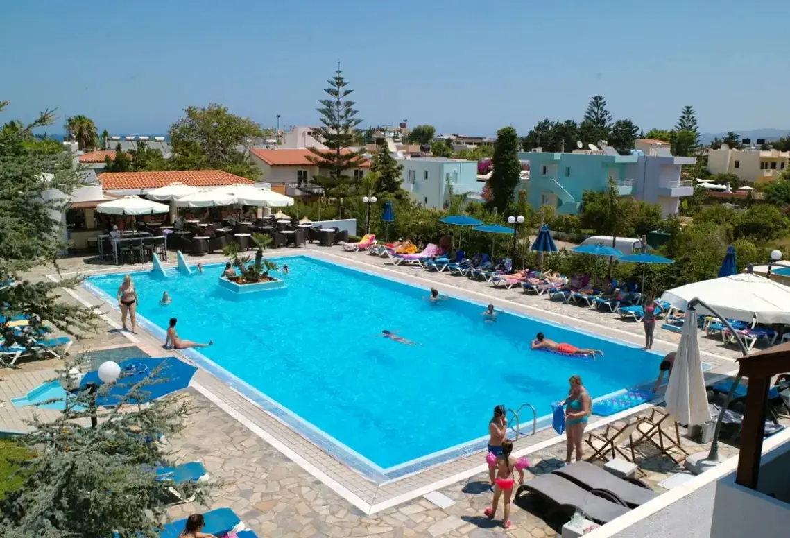 Basen w hotelu Camelot Royal Beds