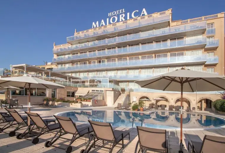 Basen w hotelu Catalonia Majorica