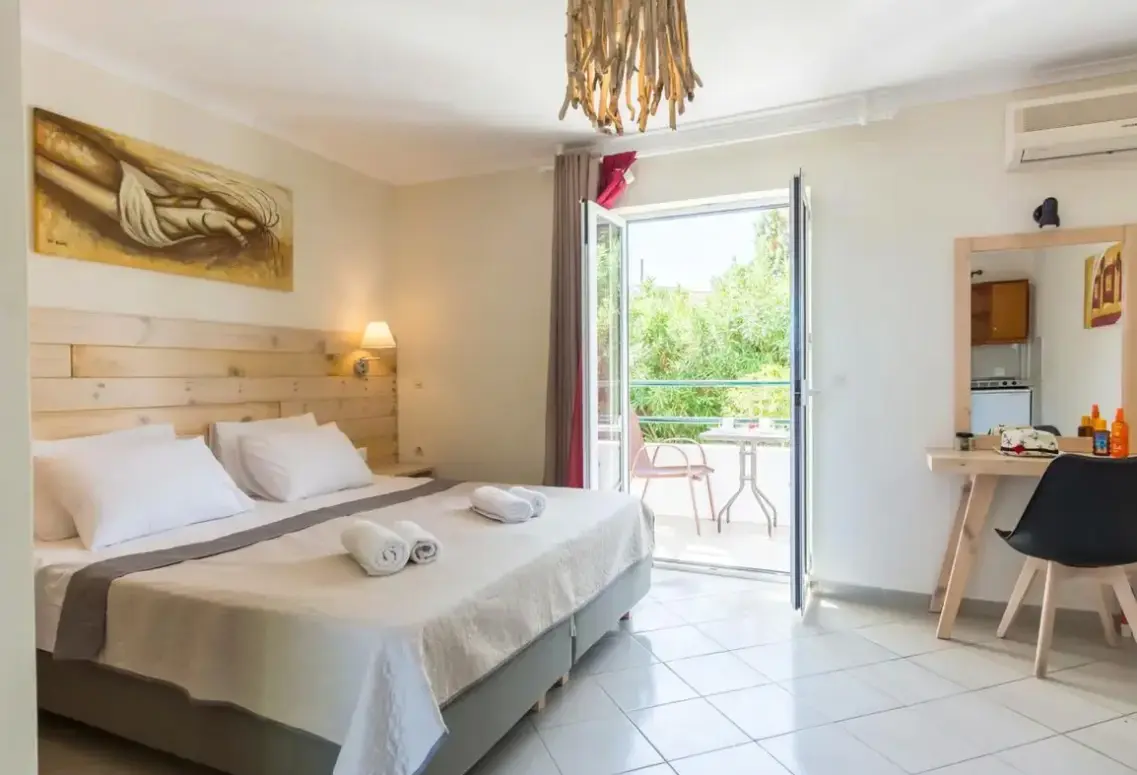 Hotel Cavos Beach