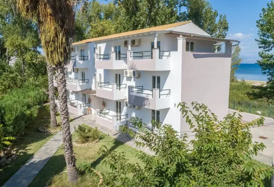 Widok z hotelu Cavos Beach