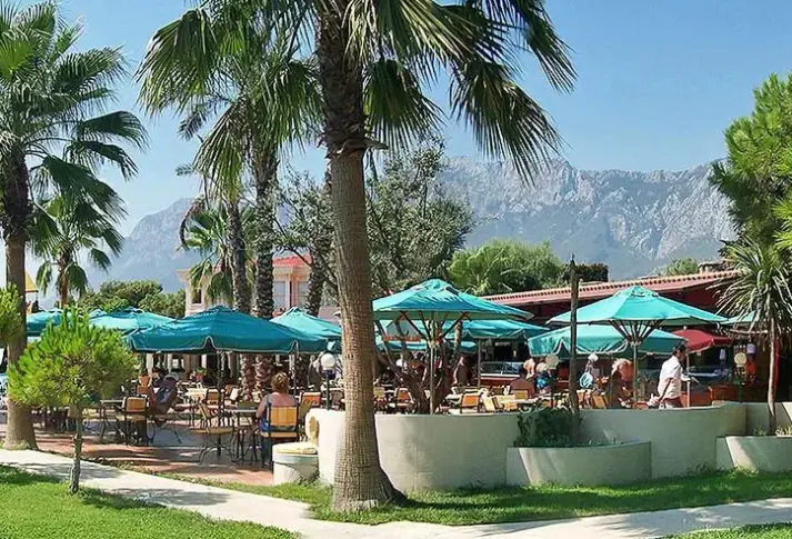 Restauracja i jedzenie w hotelu Club Boran Mare Beach