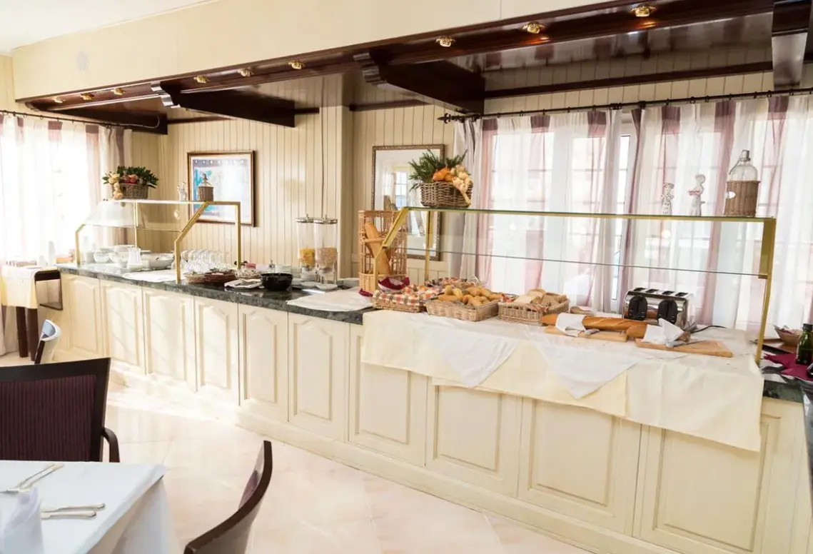 Restauracja i jedzenie w hotelu Club S'Illot