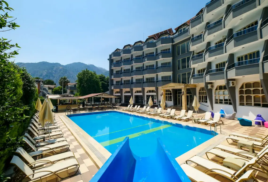 Basen w hotelu Club Selen