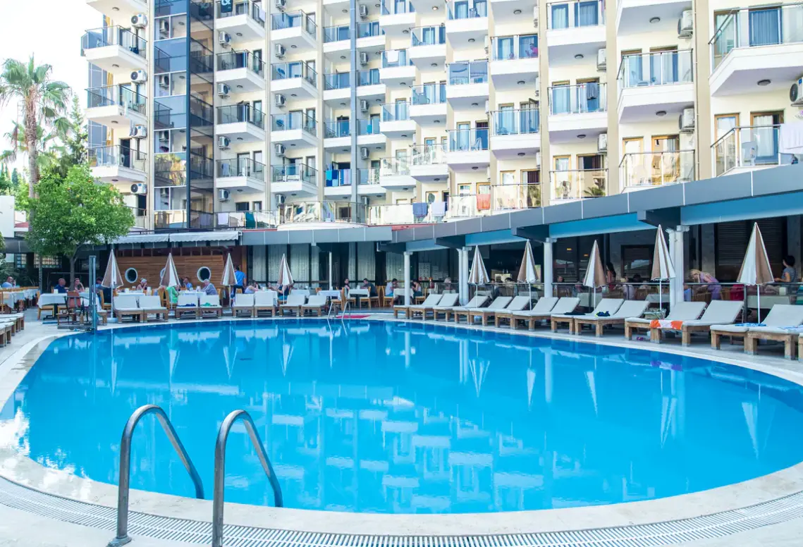 Basen w hotelu Club Tess