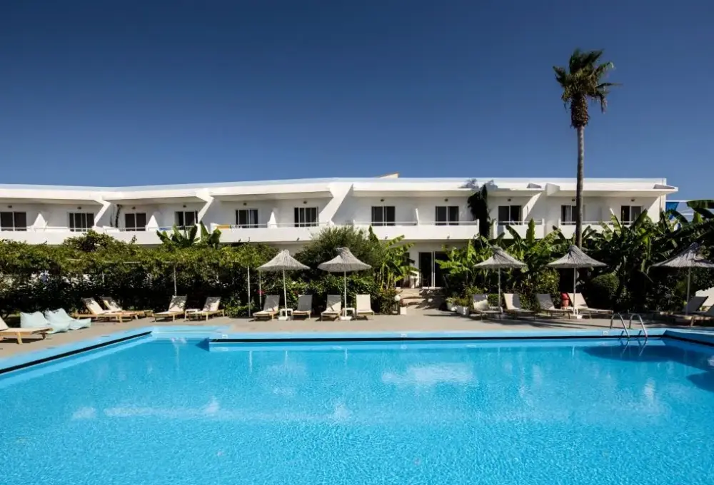 Basen w hotelu Costa Angela Seaside Resort (ex. Costa Angela Beach)