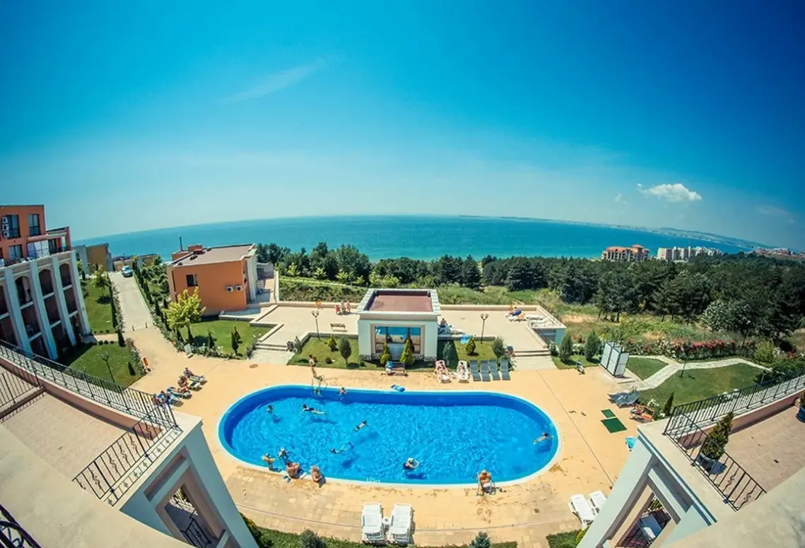 Hotel Crown Fort Club
