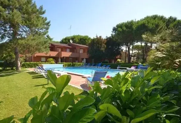 Basen w hotelu Delle Orchidee