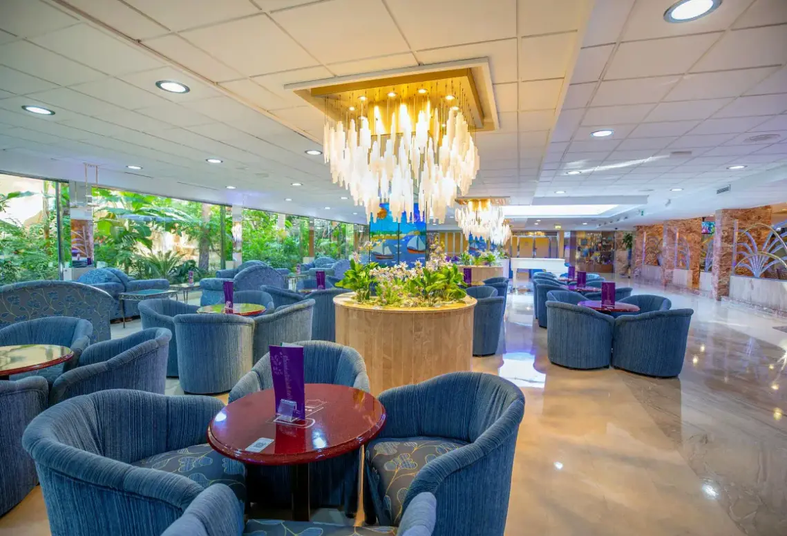 Lobby hotelu Diplomatic Servigroup