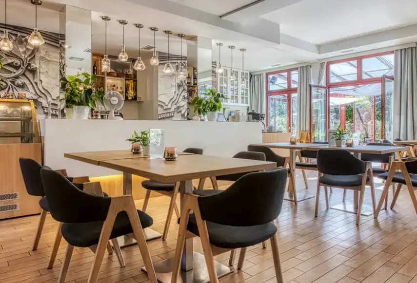 Restauracja i jedzenie w hotelu Dom Oliwski