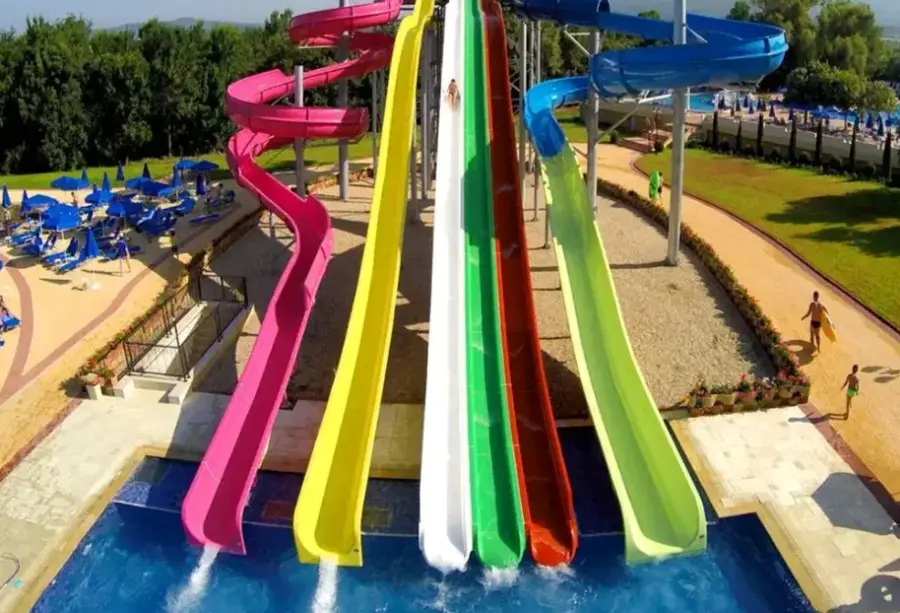 Basen w hotelu Duni Royal Pelican