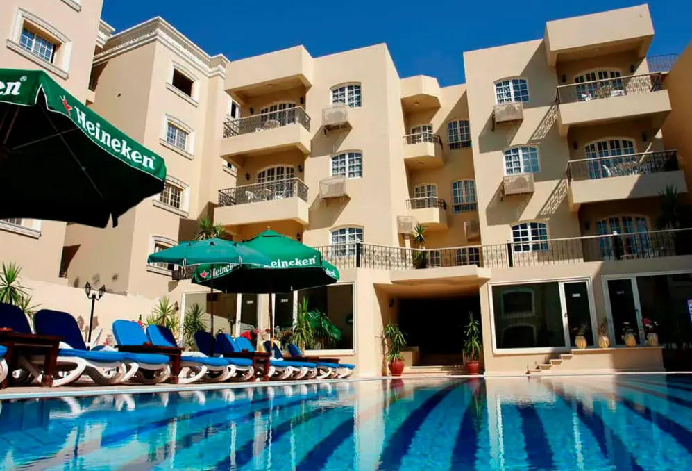 Basen w hotelu Elysees Hurghada (ex. Elysees Dream Beach)