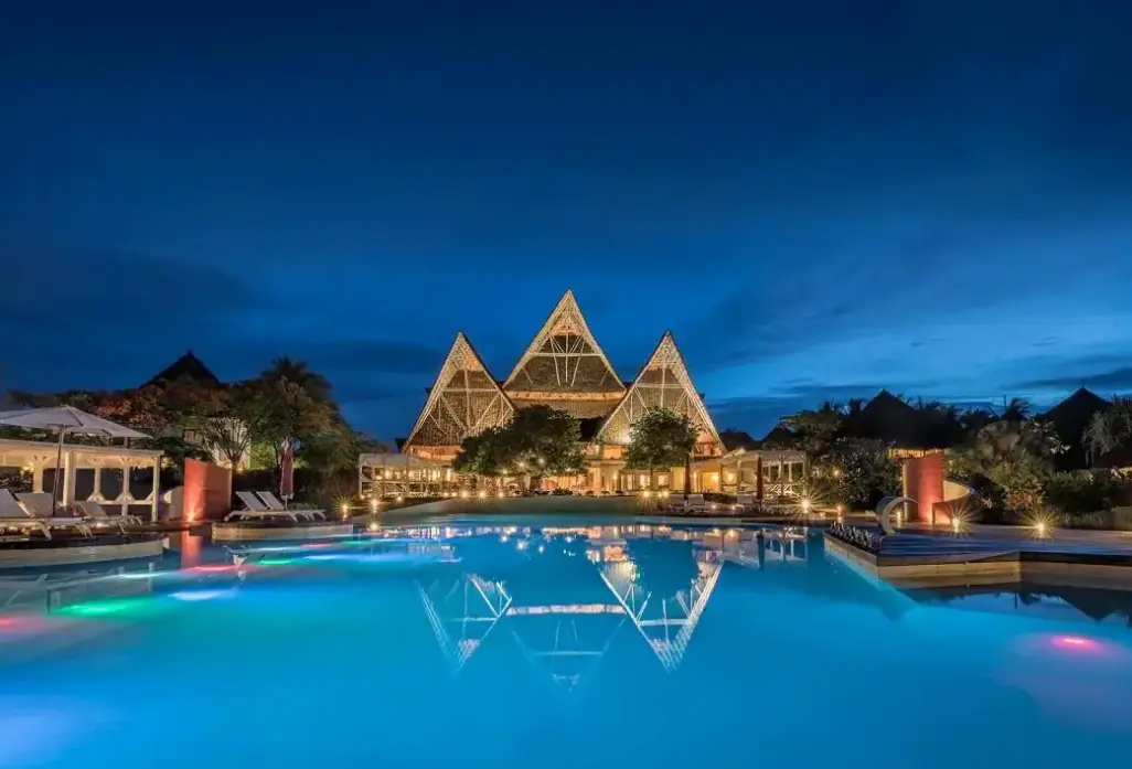 Basen w hotelu Essque Zalu Zanzibar