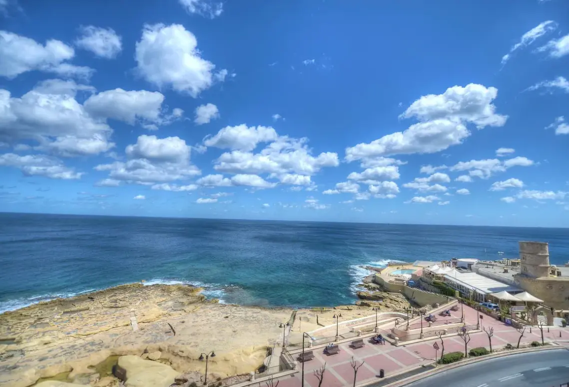 Widok z hotelu Europa (Sliema)