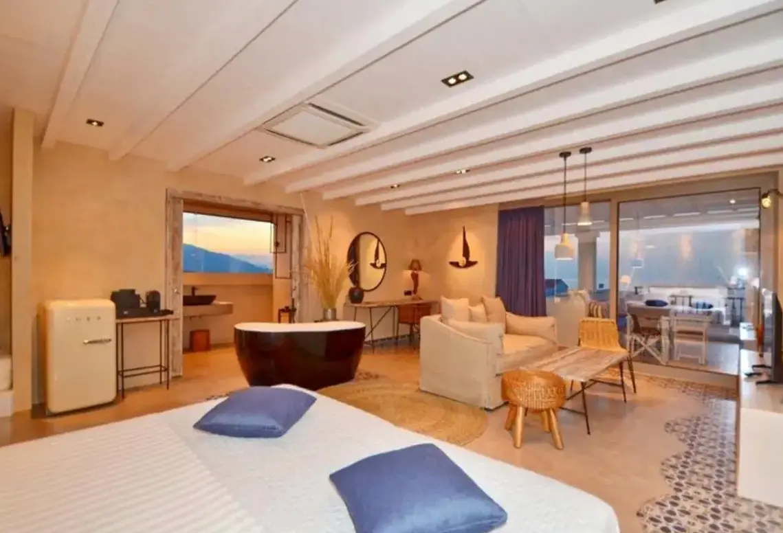 Pokój w hotelu Evilion Sea & Sun