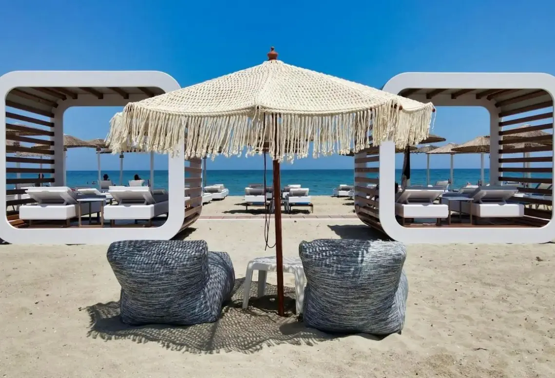 Plaża przy hotelu Evilion Sea & Sun