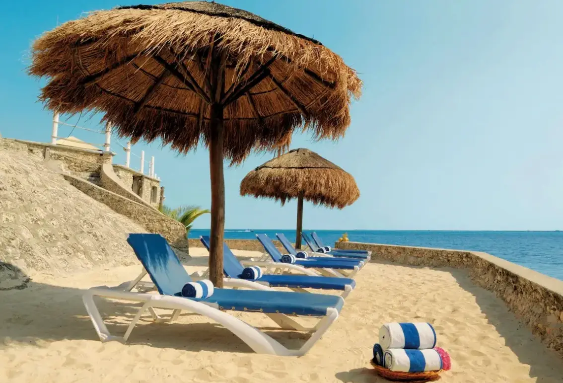 Plaża przy hotelu Faranda Dos Playas (Cancún)