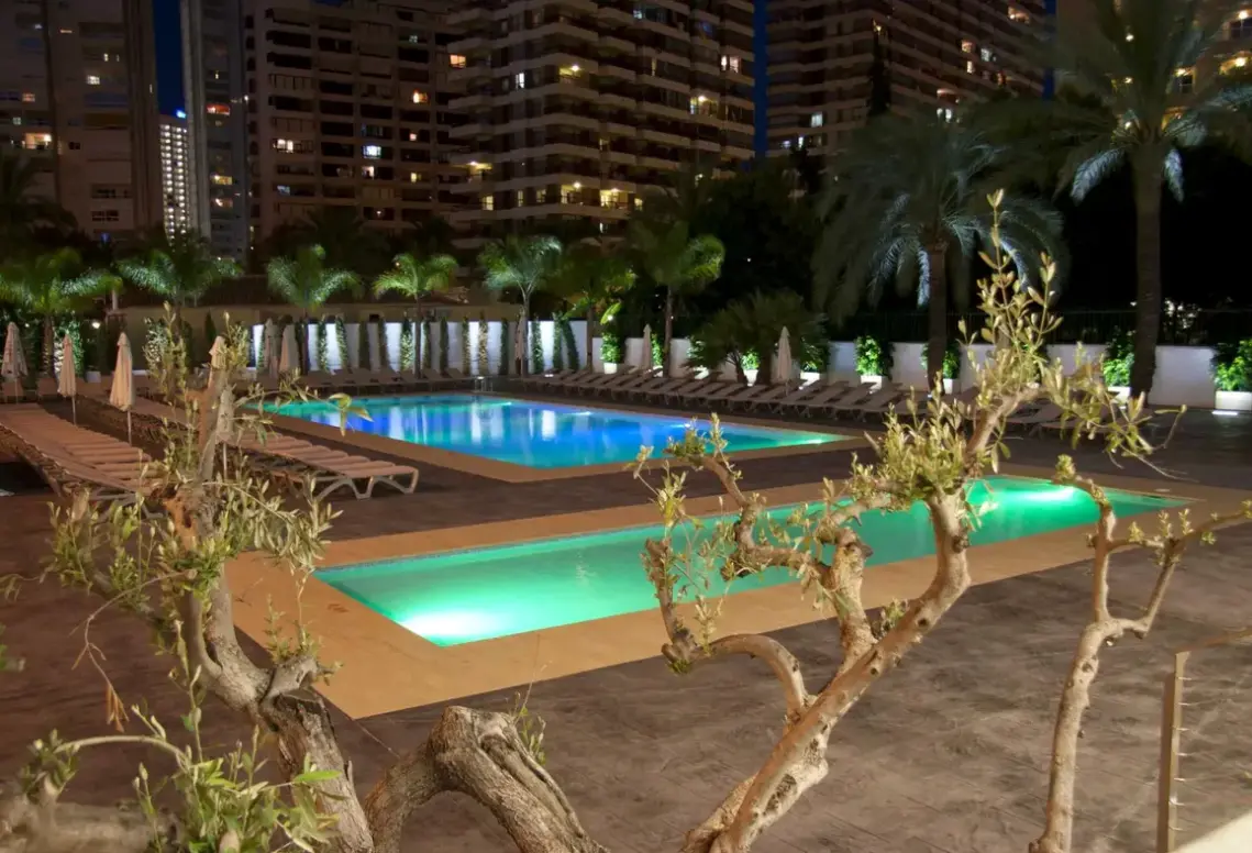 Basen w hotelu Flash Benidorm