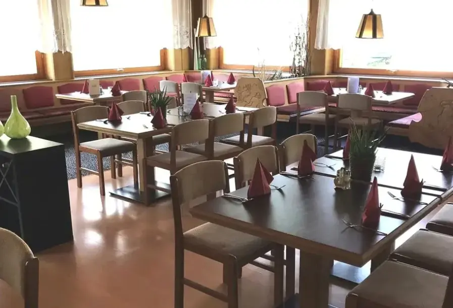 Restauracja i jedzenie w hotelu Gasthof Fair