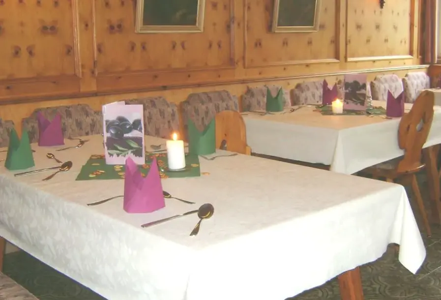 Restauracja i jedzenie w hotelu Gasthof Hoppeter