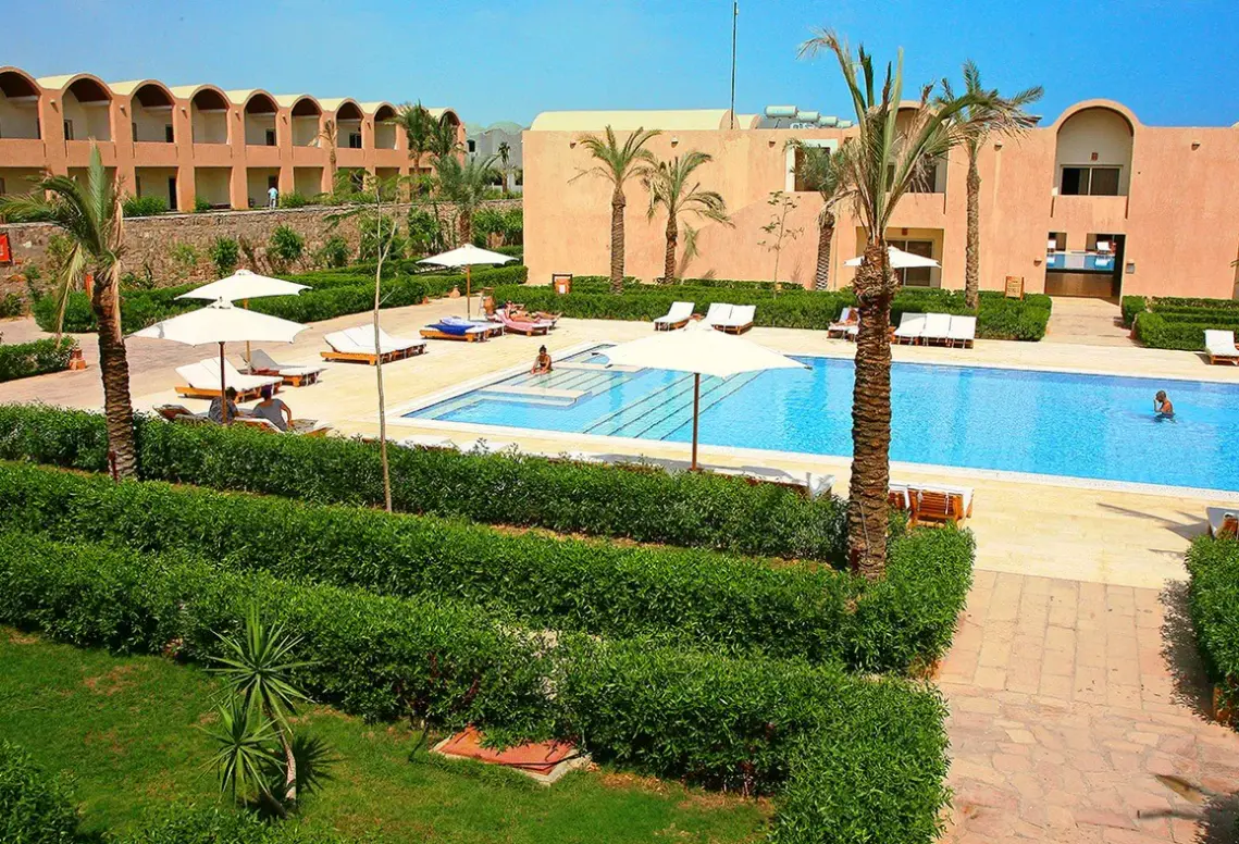 Basen w hotelu Gemma Resort (ex. Labranda Gemma Premium Resort)