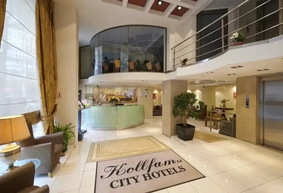 Lobby hotelu Golden City