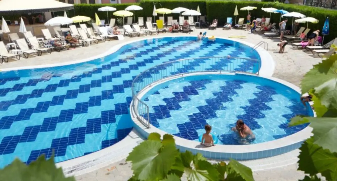 Basen w hotelu Golden Dune