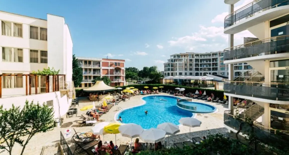 Basen w hotelu Golden Dune