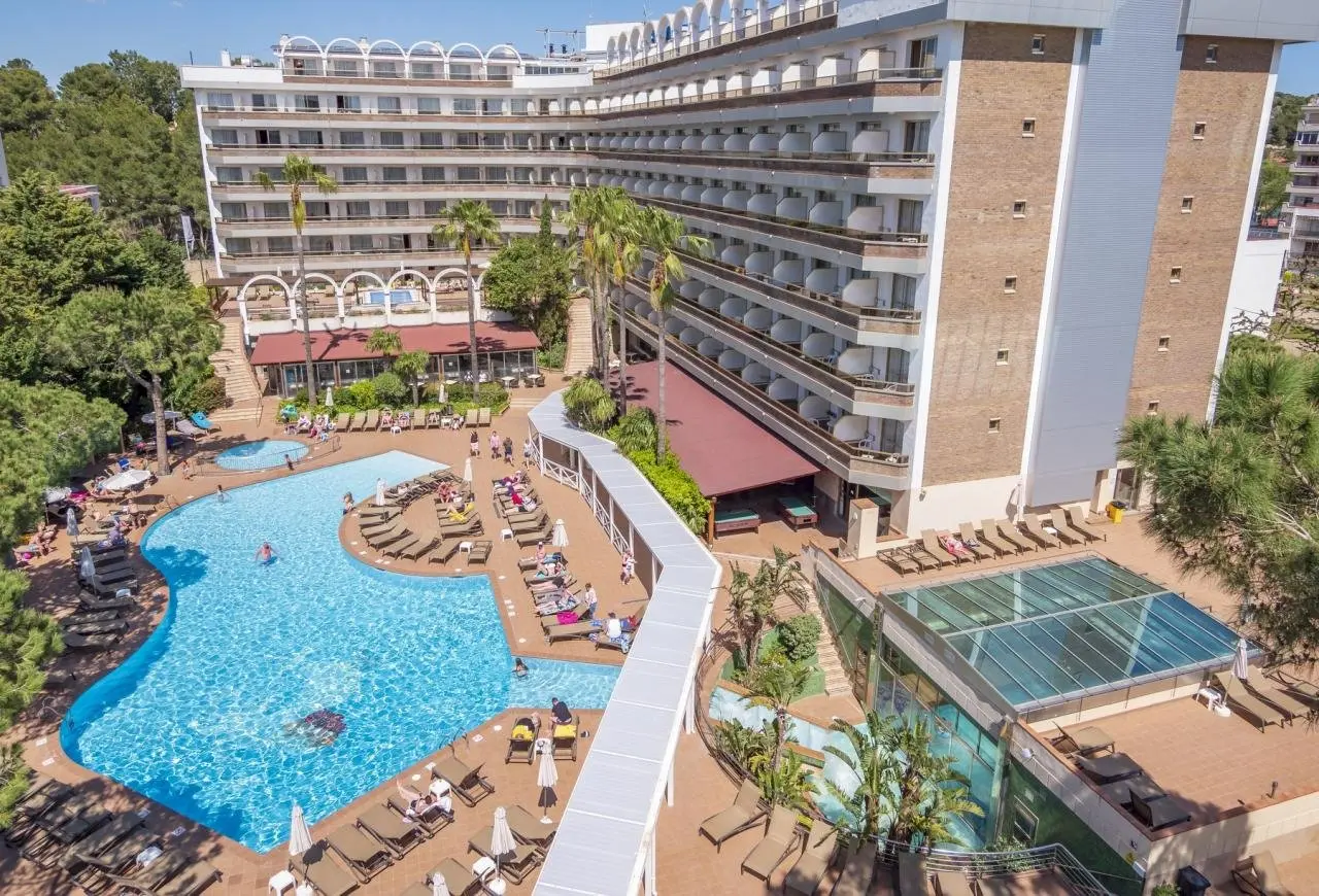 Basen w hotelu Golden Port Salou