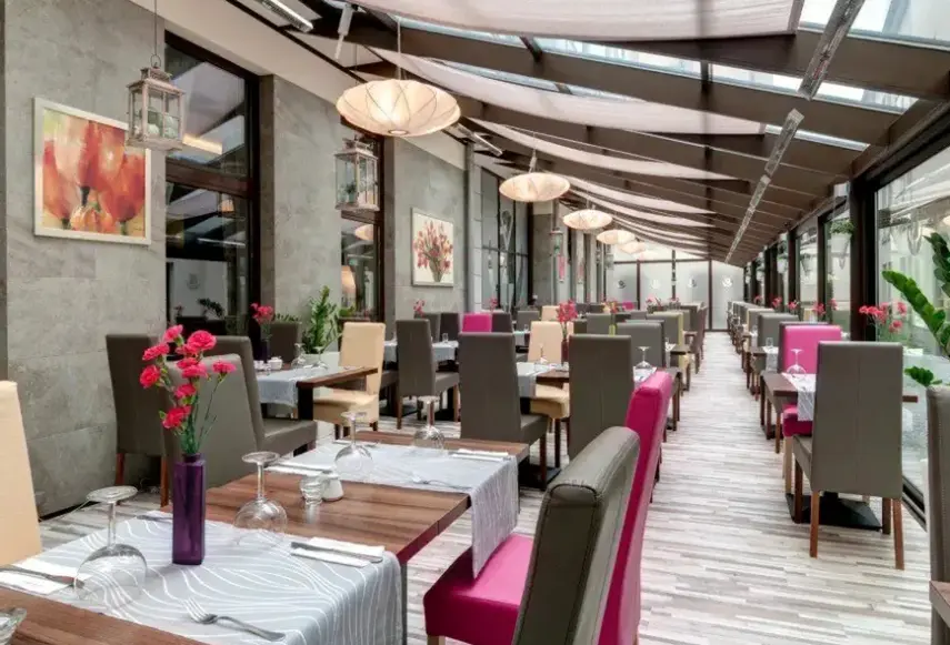 Restauracja i jedzenie w hotelu Golden Tulip Krakow City Center