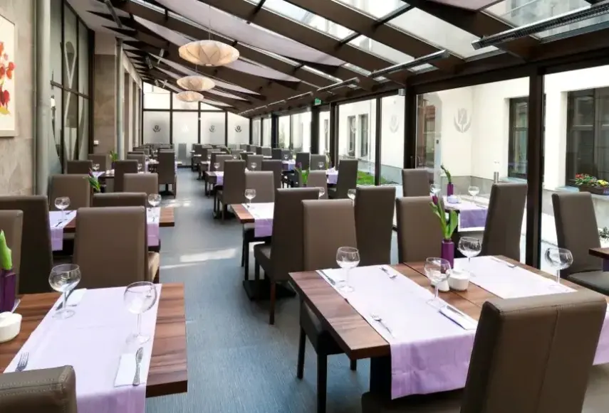 Restauracja i jedzenie w hotelu Golden Tulip Krakow City Center