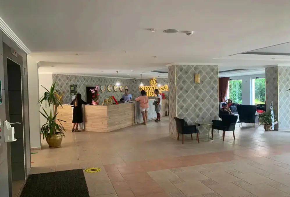 Lobby hotelu Grand Alisa