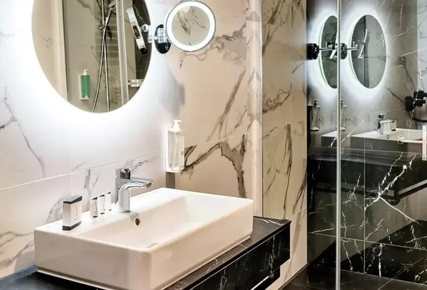 Łazienka w pokoju hotelu Grand Focus