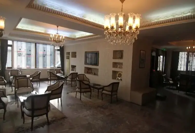 Restauracja i jedzenie w hotelu Grand Liza