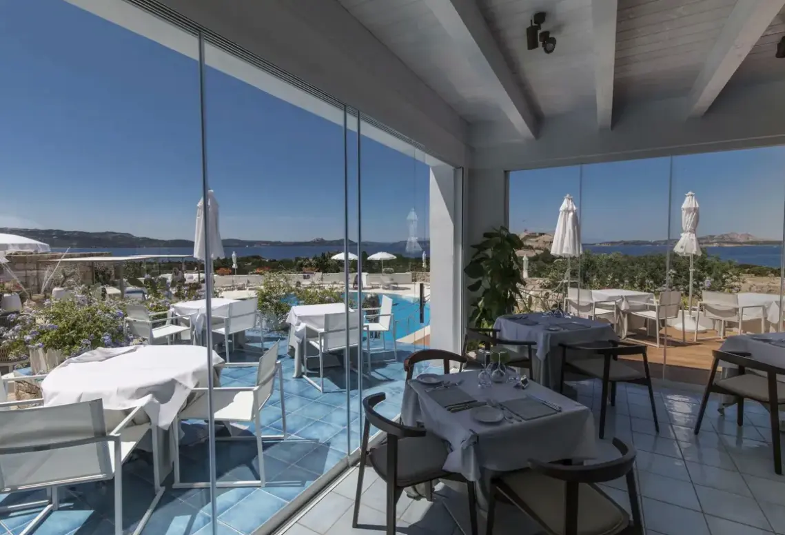 Widok z hotelu Grand Relais dei Nuraghi