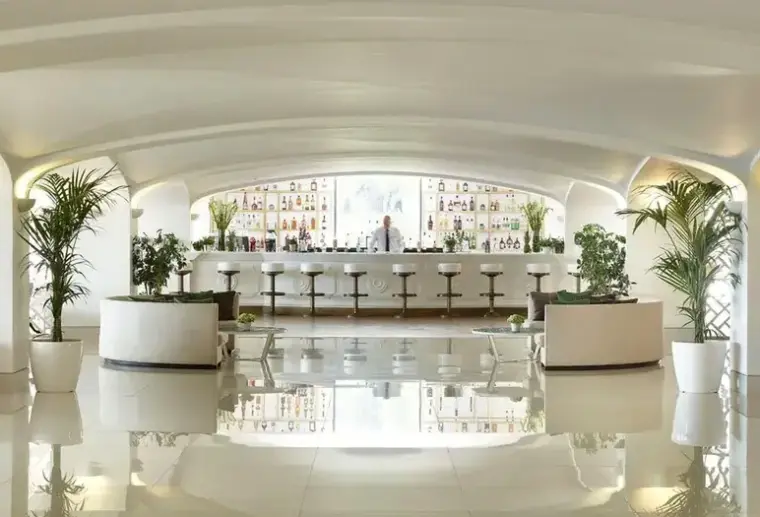 Lobby hotelu Grecotel LuxMe Daphnila Bay Dassia