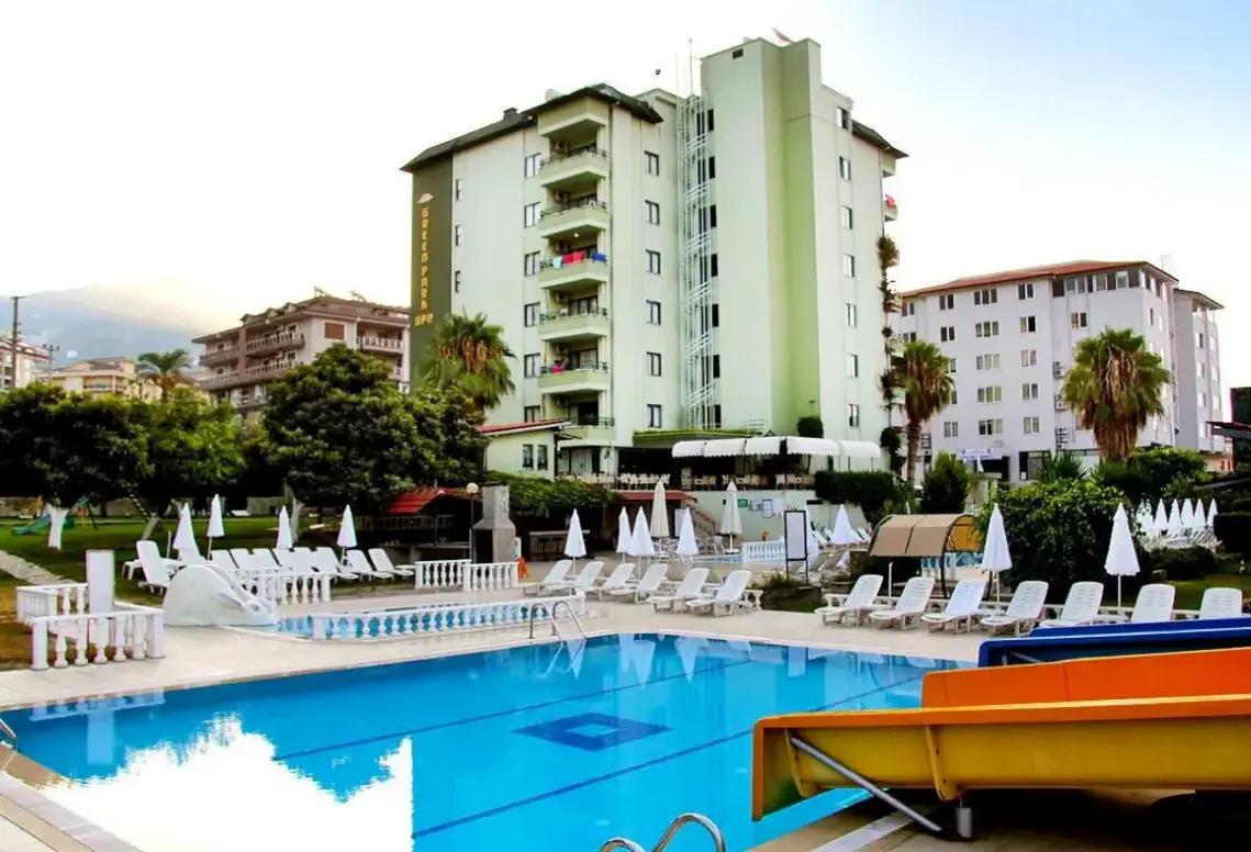 Basen w hotelu Green Park (Alanya)