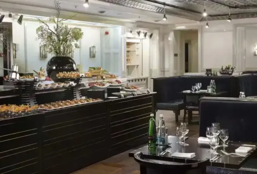 Restauracja i jedzenie w hotelu Hilton Old Town Praha
