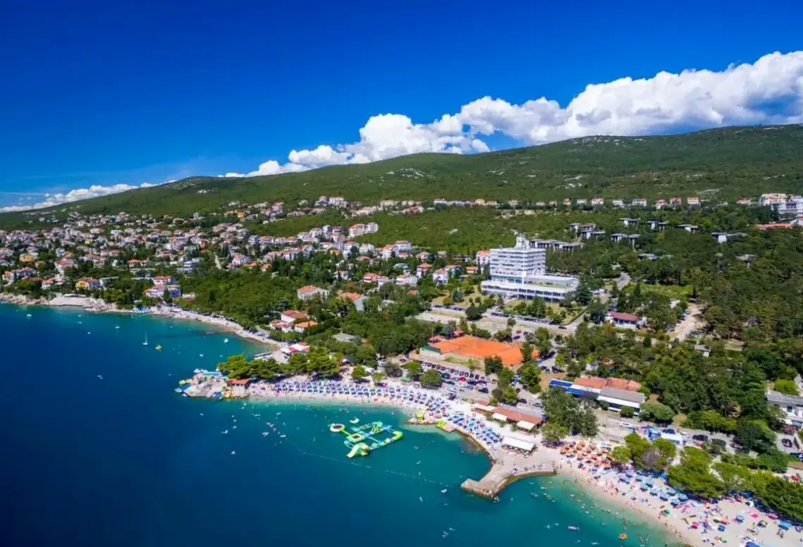 Plaża przy hotelu Holiday Resort Ad Turres