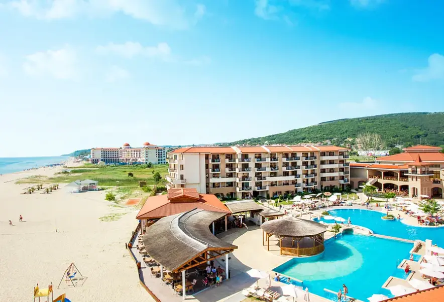 Basen w hotelu Hvd Miramar Club (Obzor)
