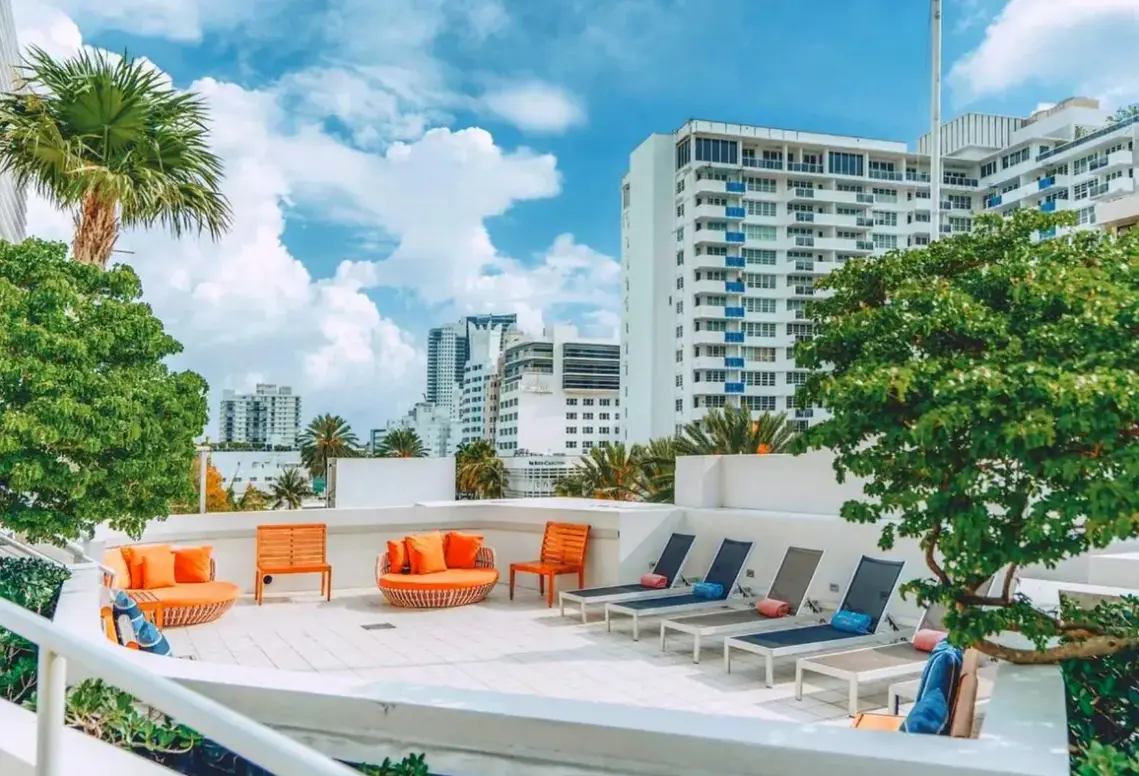 Basen w hotelu Iberostar Waves Berkeley Shore
