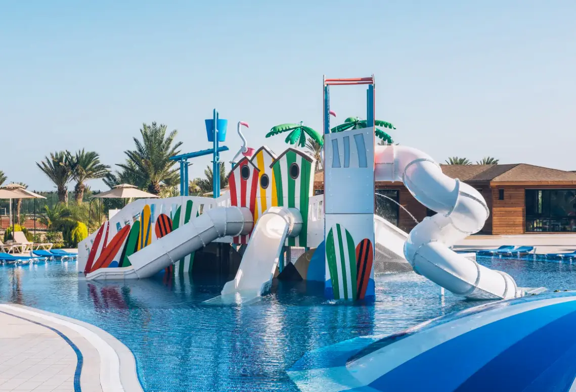 Basen w hotelu Iberostar Waves Mehari