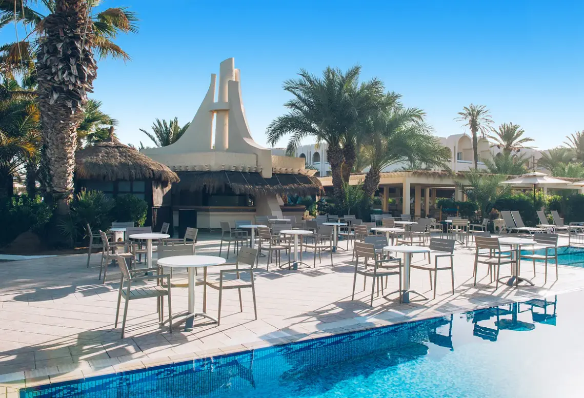 Basen w hotelu Iberostar Waves Mehari