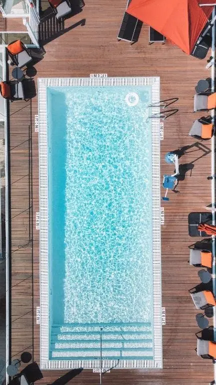 Basen w hotelu Iberostar Waves Miami Beach