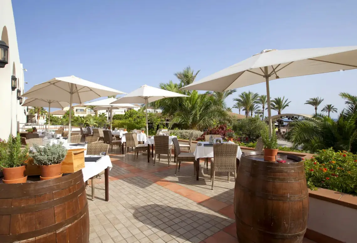 Restauracja i jedzenie w hotelu Impressive Playa Granada (ex. Playa Granada Club Resort)